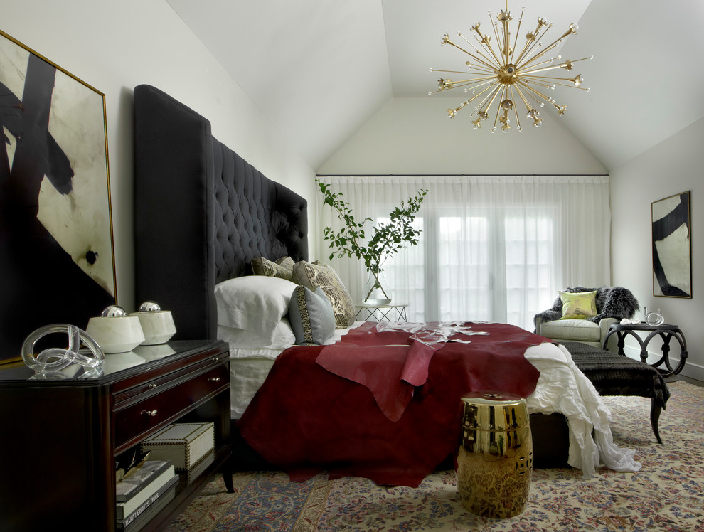 Inspiration for a contemporary master bedroom in Chicago with white walls.