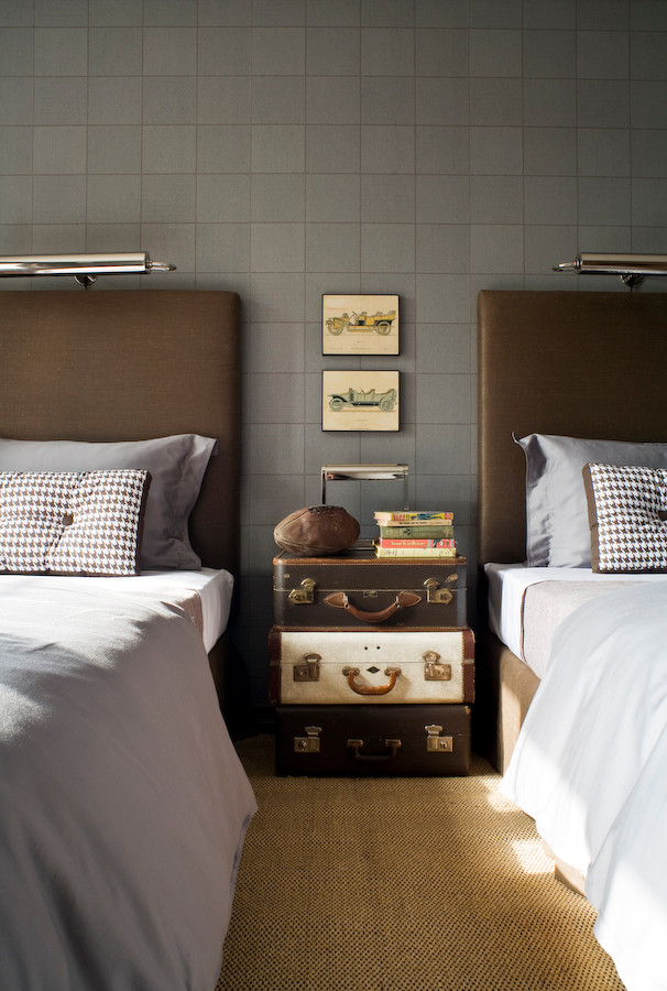 Example of a classic bedroom design in Toronto