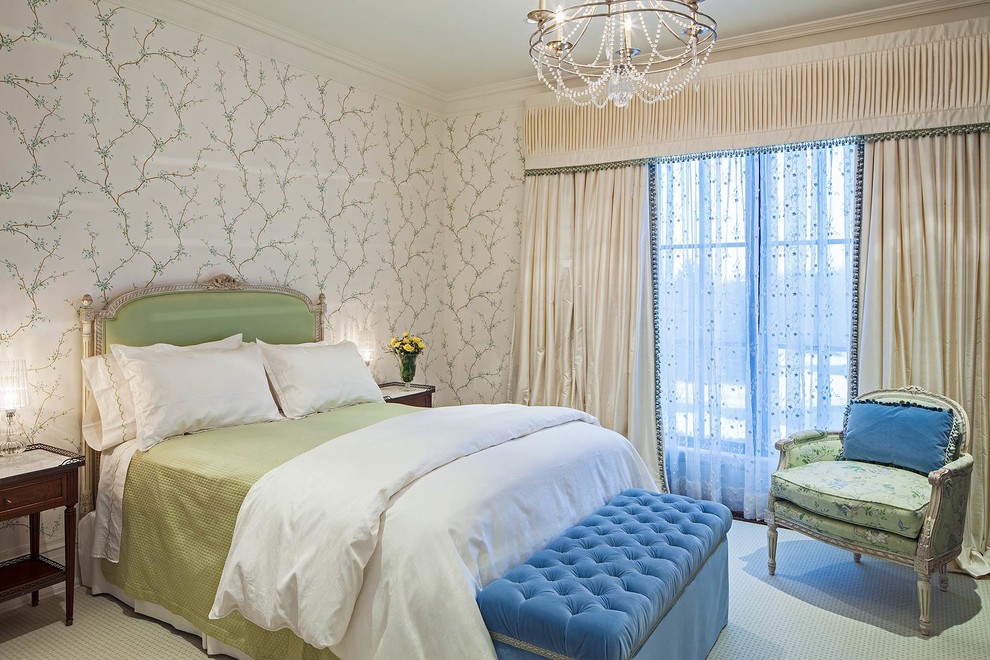 Foto på ett vintage sovrum, med beige väggar