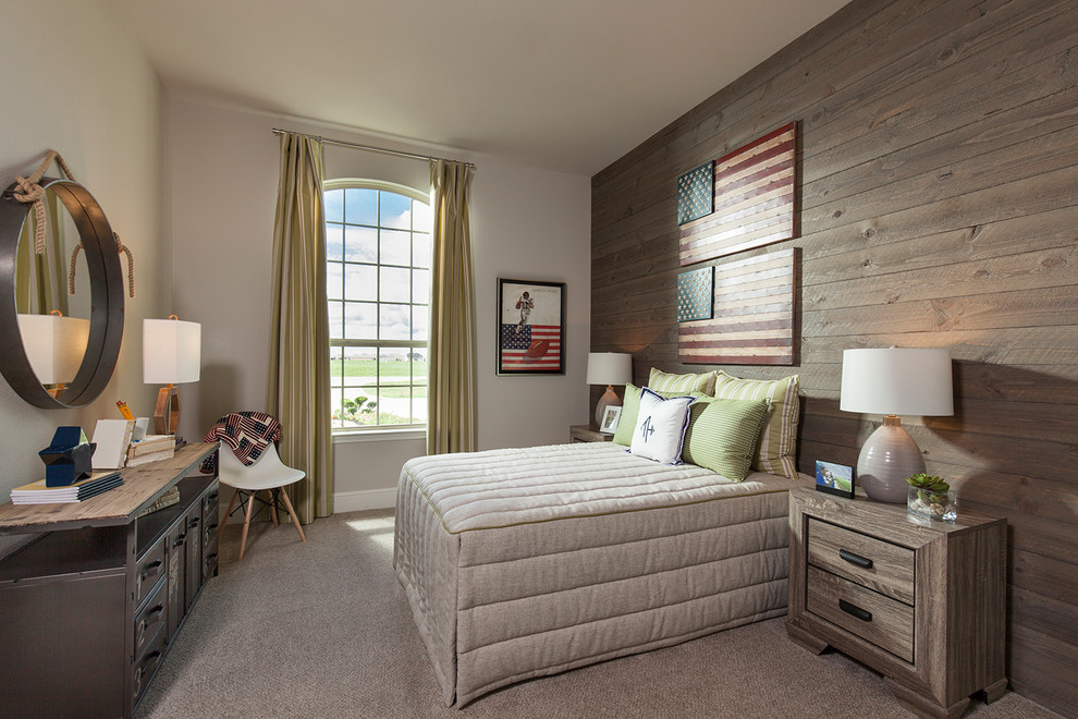 Idee per una camera da letto tradizionale con pareti bianche, moquette e pavimento beige