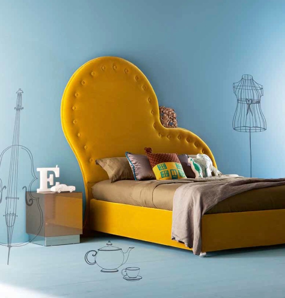 Bedroom - contemporary bedroom idea in London