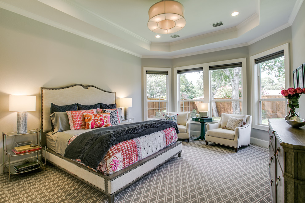 Bedroom - mid-sized traditional master carpeted and gray floor bedroom idea in Dallas with gray walls and no fireplace