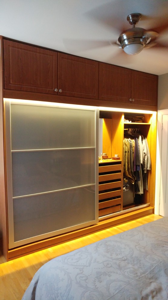 Custom Bedroom wall unit - Modern - Bedroom - Montreal - by User | Houzz