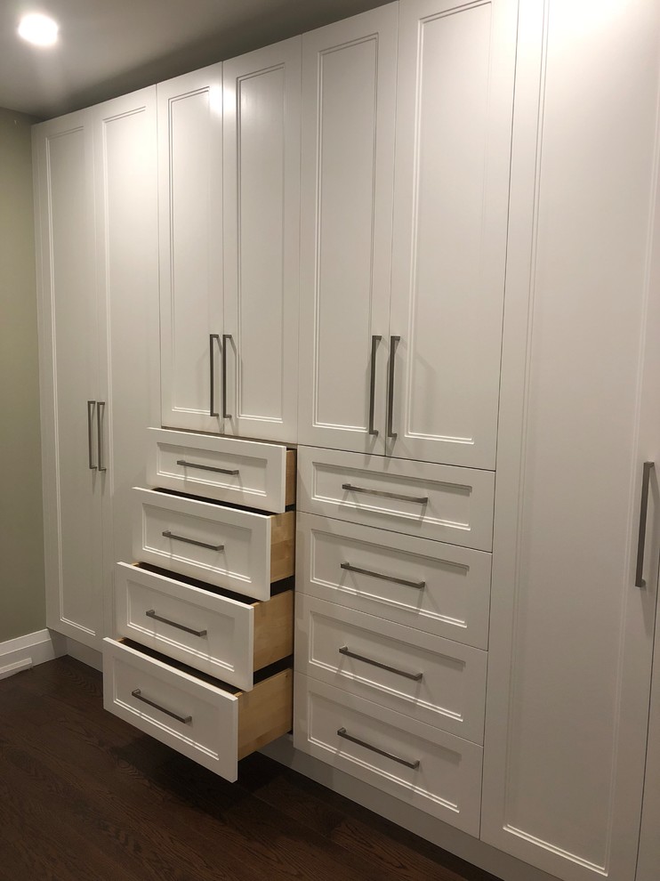 CUSTOM BUILTIN / WARDROBE Contemporary Bedroom by Five Star