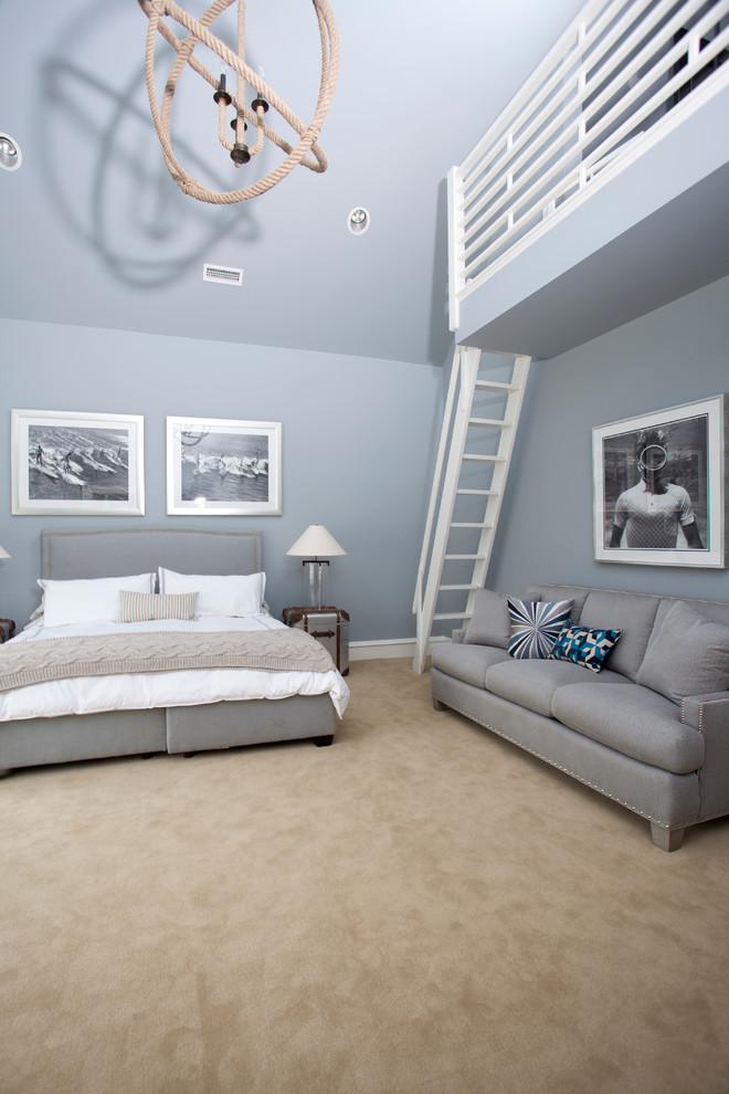 Großes Schlafzimmer ohne Kamin, im Loft-Style mit grauer Wandfarbe und Teppichboden in Philadelphia