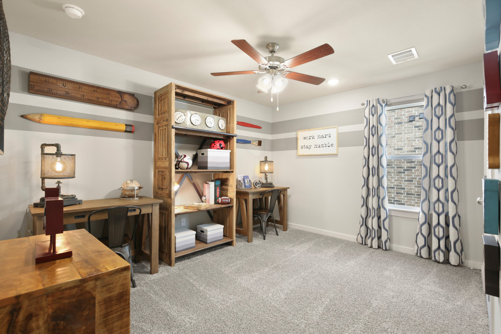Mittelgroßes Modernes Gästezimmer mit beiger Wandfarbe, Teppichboden und beigem Boden in Dallas