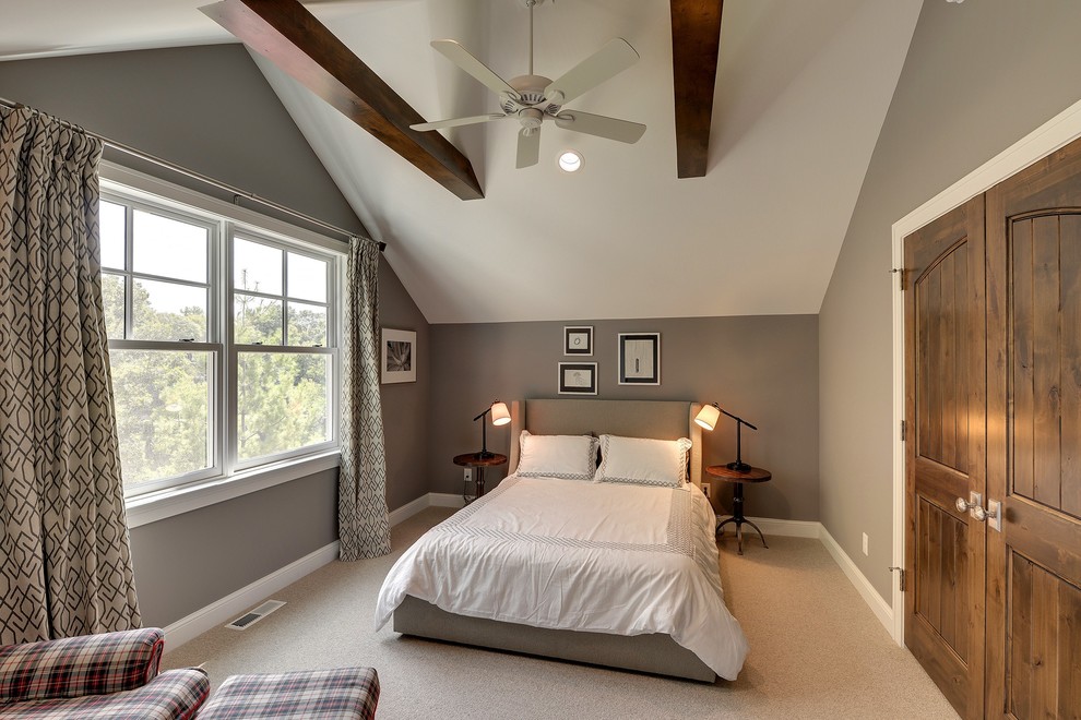 Design ideas for a traditional bedroom in Minneapolis.