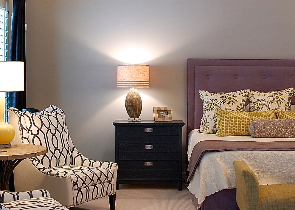 Example of a classic bedroom design in St Louis