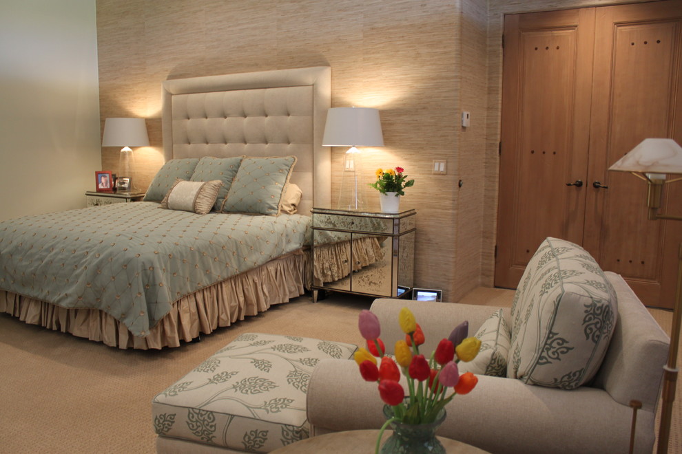 Foto di una camera matrimoniale design di medie dimensioni con pareti beige