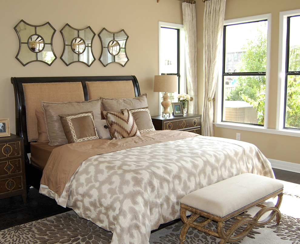 Inspiration for a bedroom remodel in Orlando