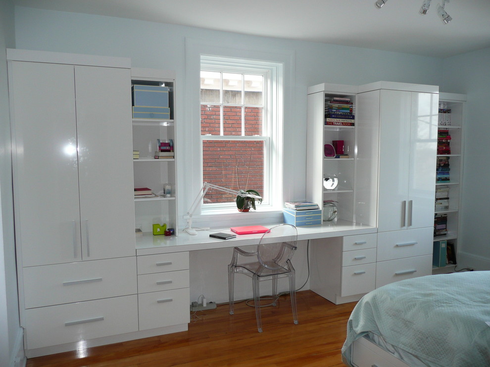 Desk & Wall Unit - Contemporary - Bedroom - Montreal - by Jazzy Manufacture  and Design | Houzz