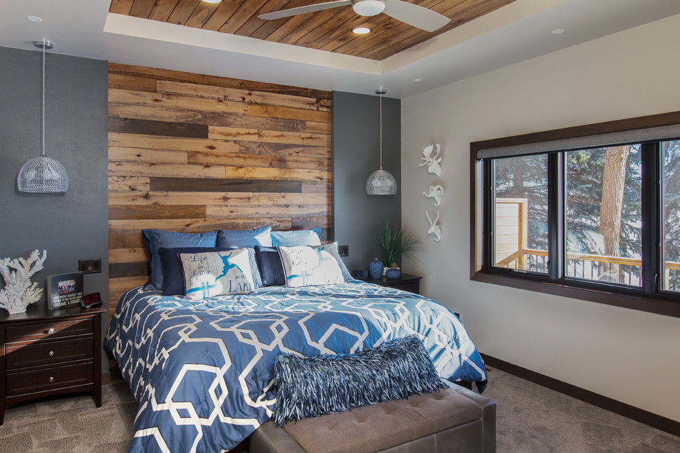 Источник вдохновения для домашнего уюта: спальня в стиле рустика с серыми стенами, ковровым покрытием и серым полом без камина
