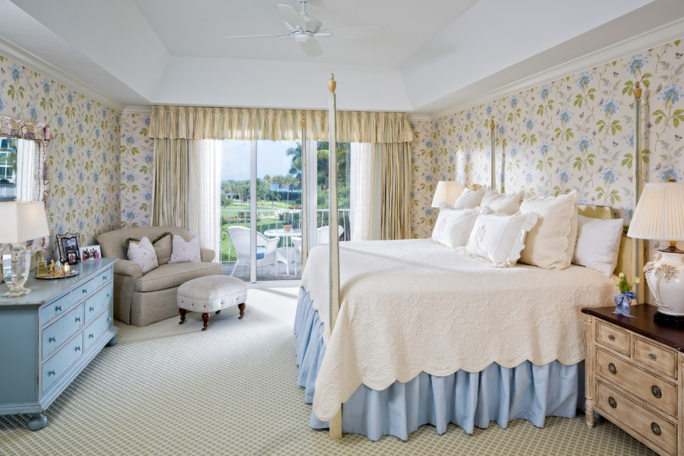 Inspiration for a traditional guest bedroom in Miami with multi-coloured walls and carpet.