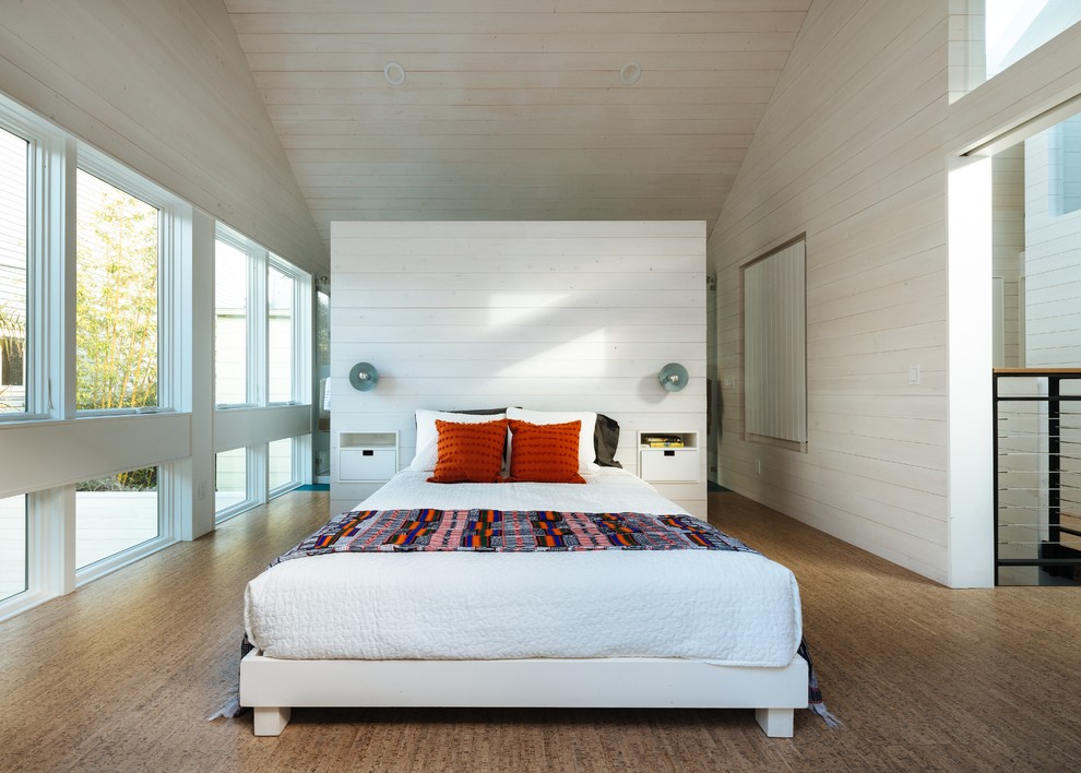 Divided master bedroom and bathroom - Contemporary - Bedroom - San