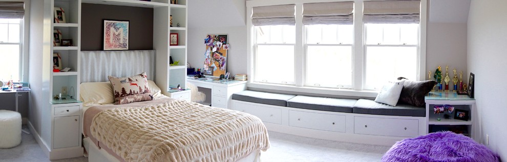 Design ideas for a shabby-chic style bedroom in Burlington.