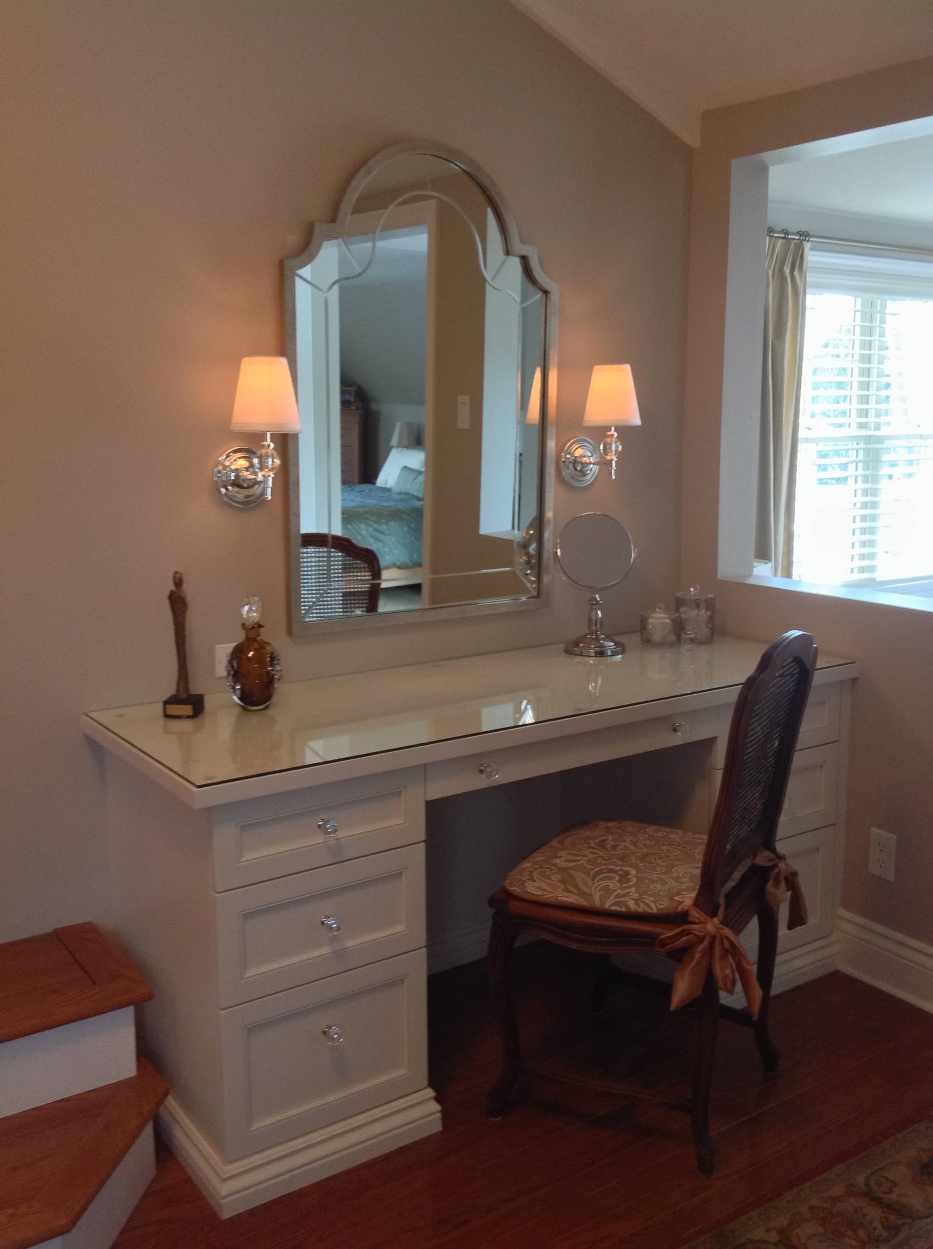 Dressing Table In Baie Durfe Traditional Bedroom Montreal By Wow Great Place Houzz
