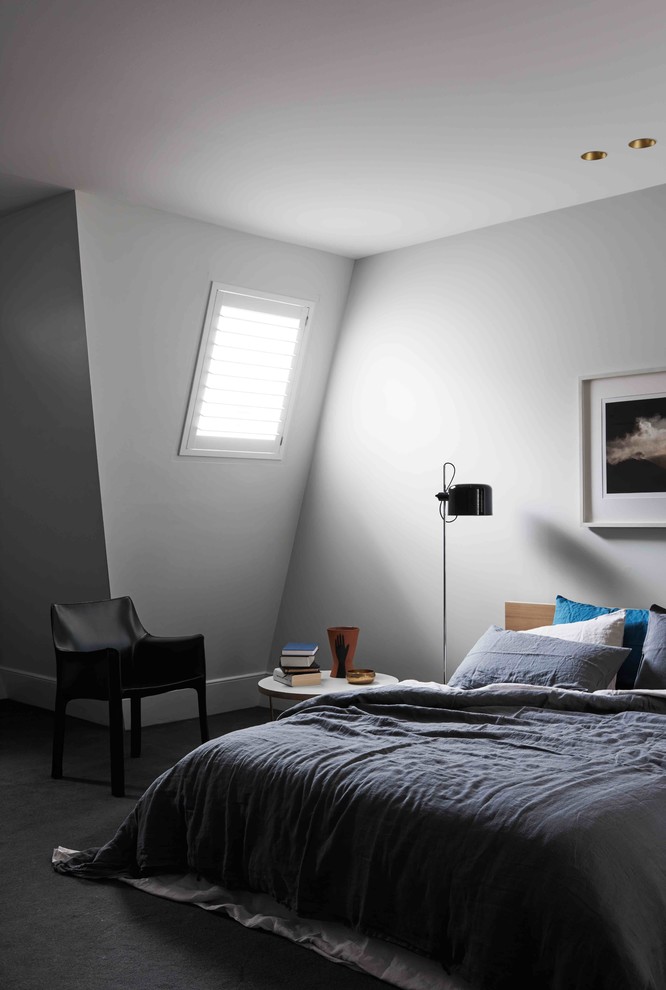 メルボルンにあるコンテンポラリースタイルのおしゃれな寝室 (白い壁、カーペット敷き) のレイアウト