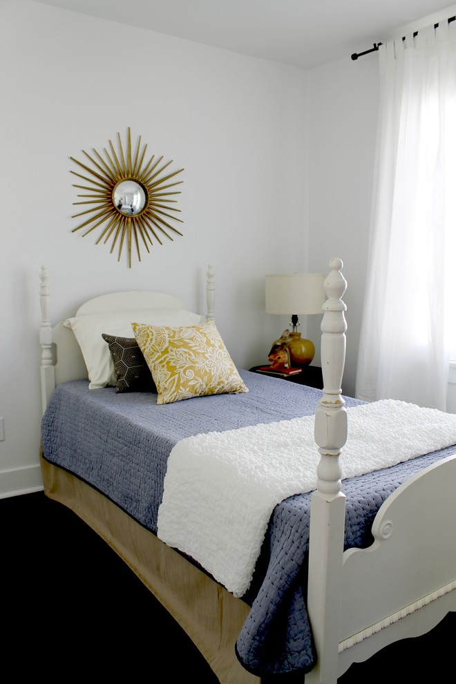 ロサンゼルスにあるトラディショナルスタイルのおしゃれな寝室 (白い壁)