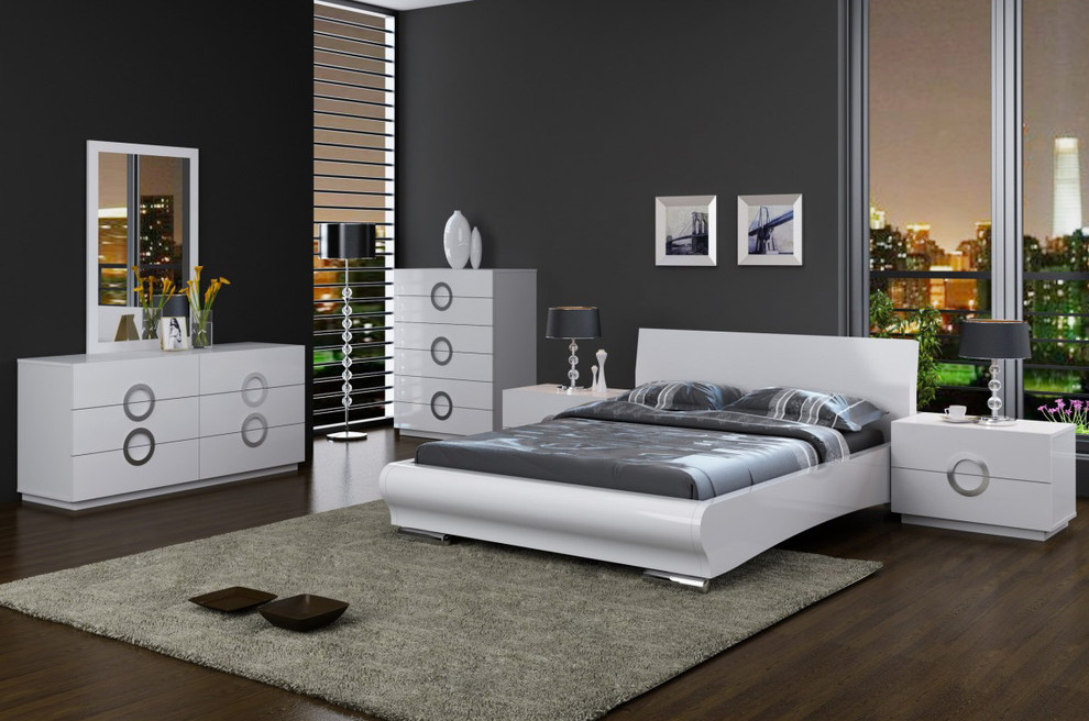 Modelo de dormitorio principal minimalista de tamaño medio
