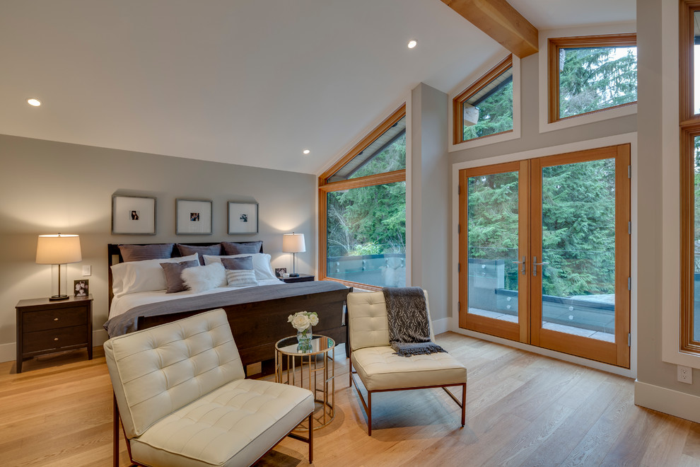 This is an example of a traditional bedroom in Vancouver.