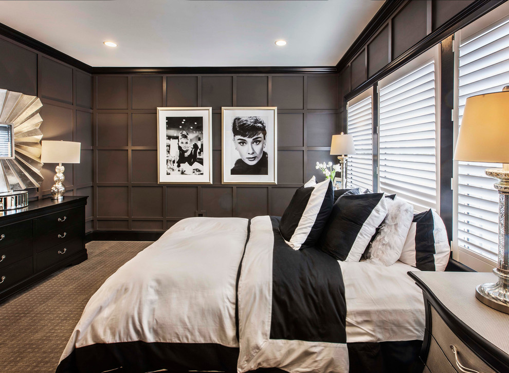 Imagen de dormitorio clásico renovado de tamaño medio con paredes negras y moqueta