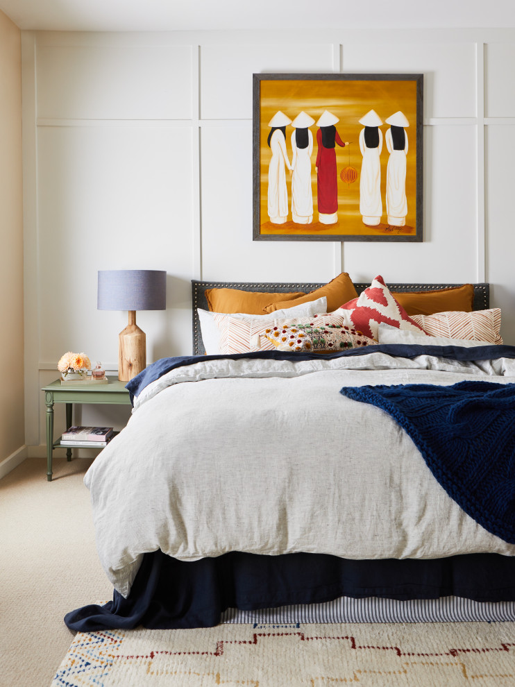 Bedroom - transitional bedroom idea in Melbourne