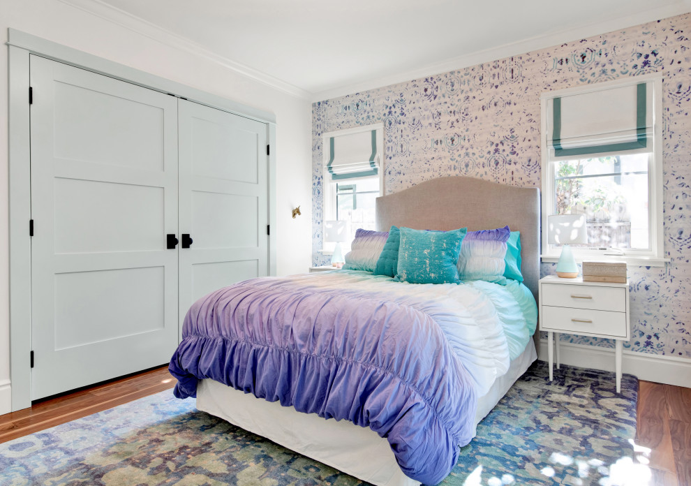 Example of a mid-sized cottage bedroom design in Los Angeles