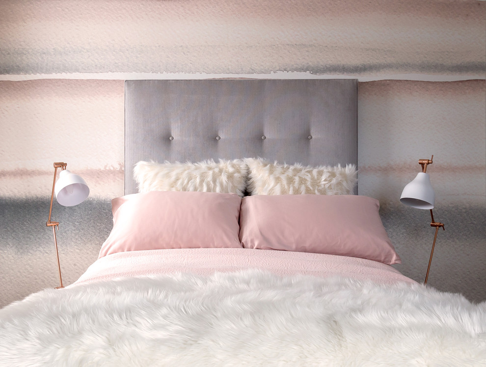 Inspiration pour une chambre grise et rose nordique.