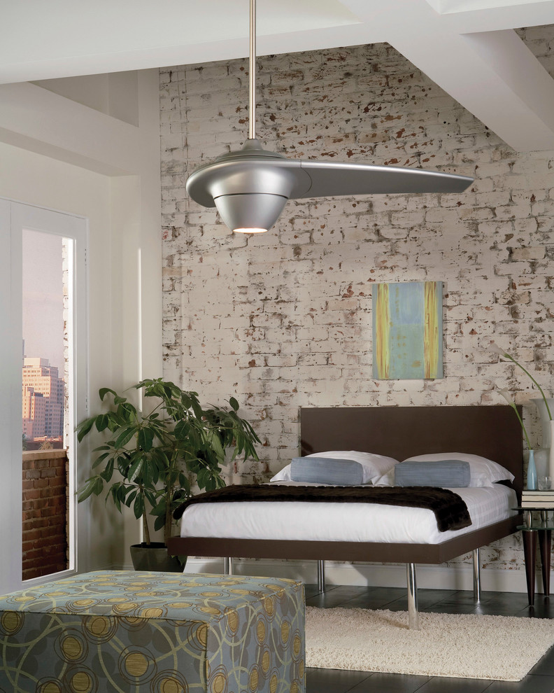 Источник вдохновения для домашнего уюта: хозяйская спальня среднего размера в современном стиле с белыми стенами и темным паркетным полом без камина