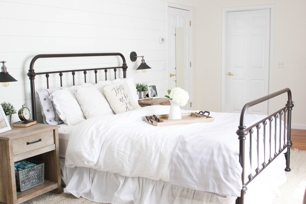 Bedroom - country bedroom idea in Bridgeport