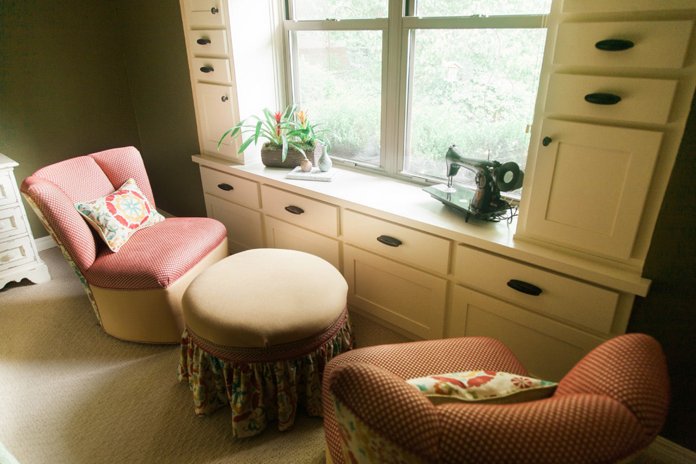 Inspiration for a small farmhouse master bedroom in Oklahoma City with green walls and carpet.