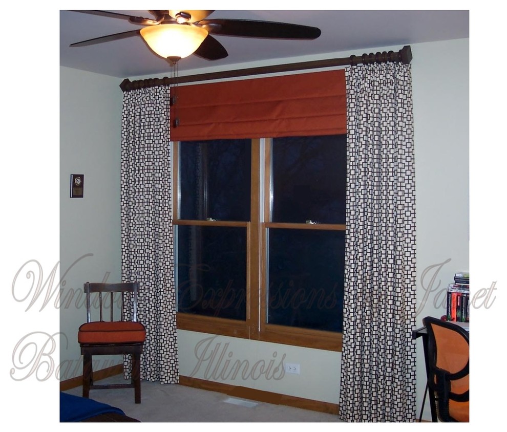 Пример оригинального дизайна: спальня среднего размера в классическом стиле с зелеными стенами и ковровым покрытием
