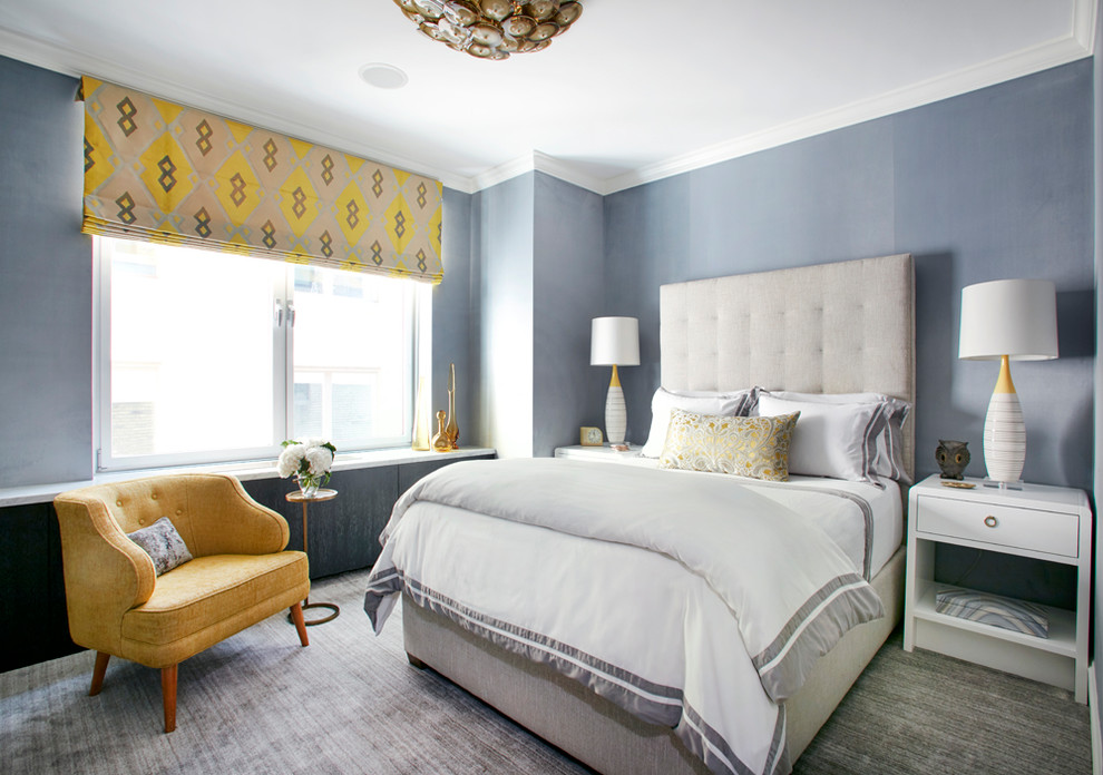 Idee per una camera degli ospiti chic di medie dimensioni con moquette, pavimento grigio e pareti blu