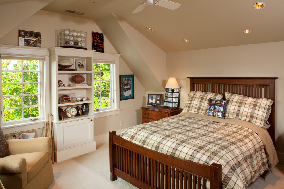 This is an example of a traditional bedroom in Baltimore.