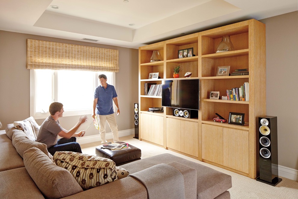 Immagine di una piccola camera da letto stile loft stile americano con pareti beige e moquette