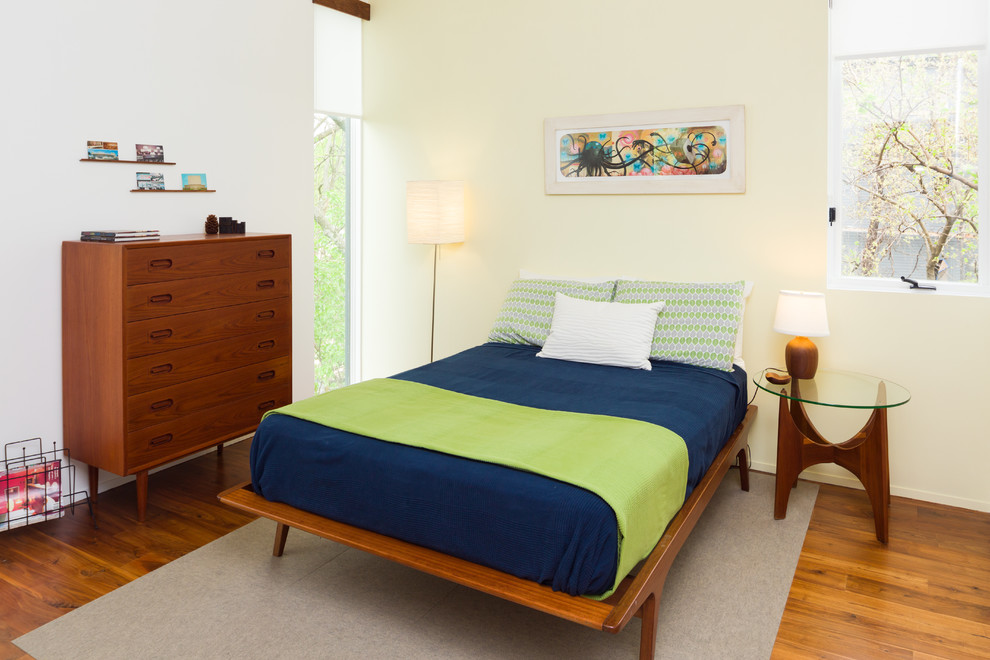 Bedroom - contemporary bedroom idea in Atlanta