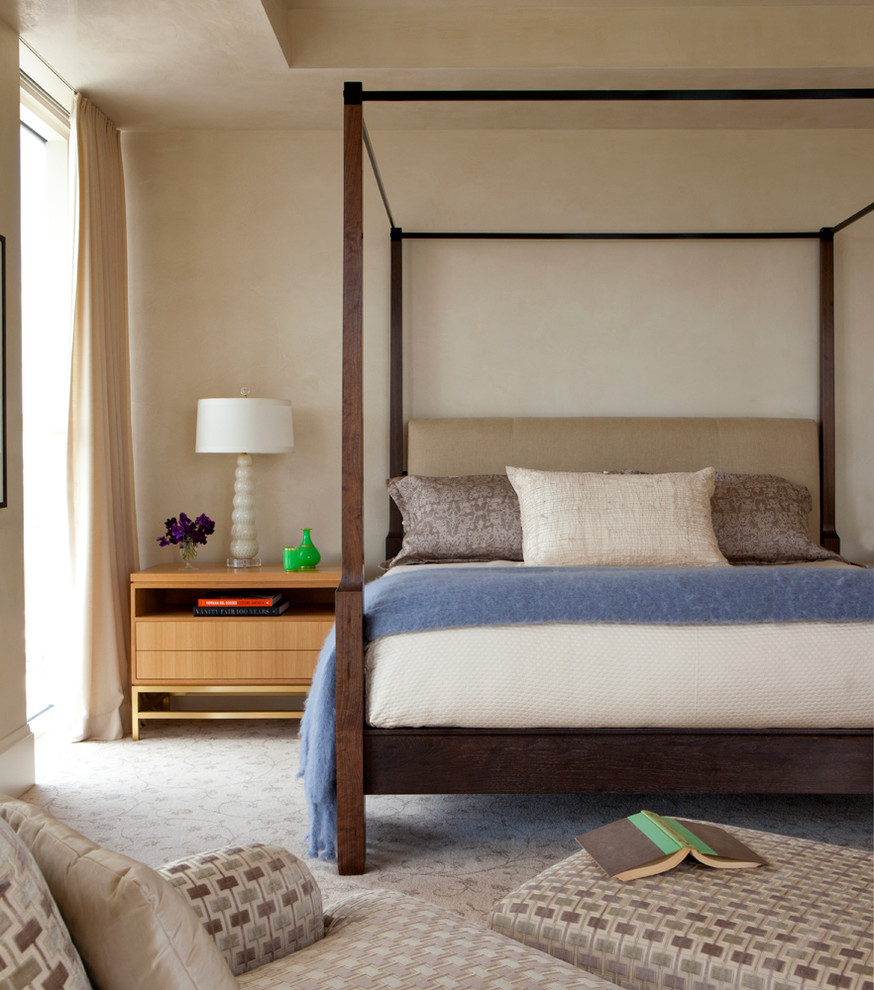 Diseño de dormitorio principal vintage de tamaño medio sin chimenea con paredes beige y moqueta