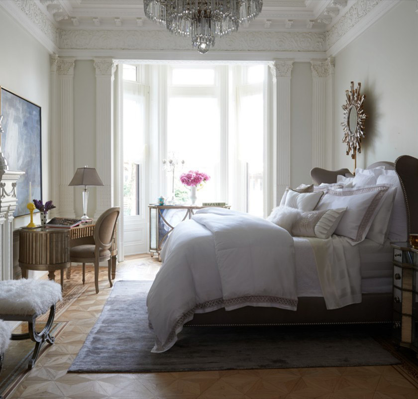 Immagine di una camera da letto classica