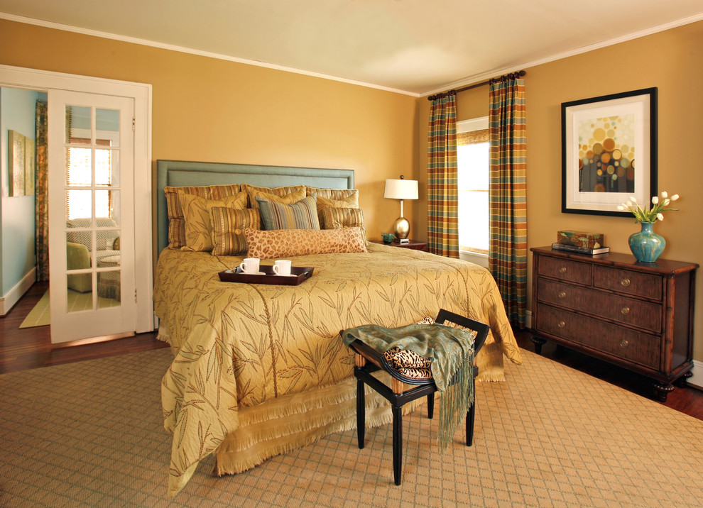 Small elegant master dark wood floor bedroom photo in Dallas with beige walls and no fireplace