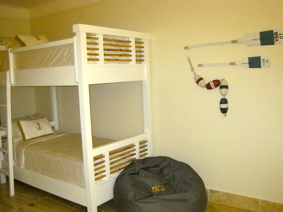 他の地域にあるトロピカルスタイルのおしゃれな寝室のインテリア
