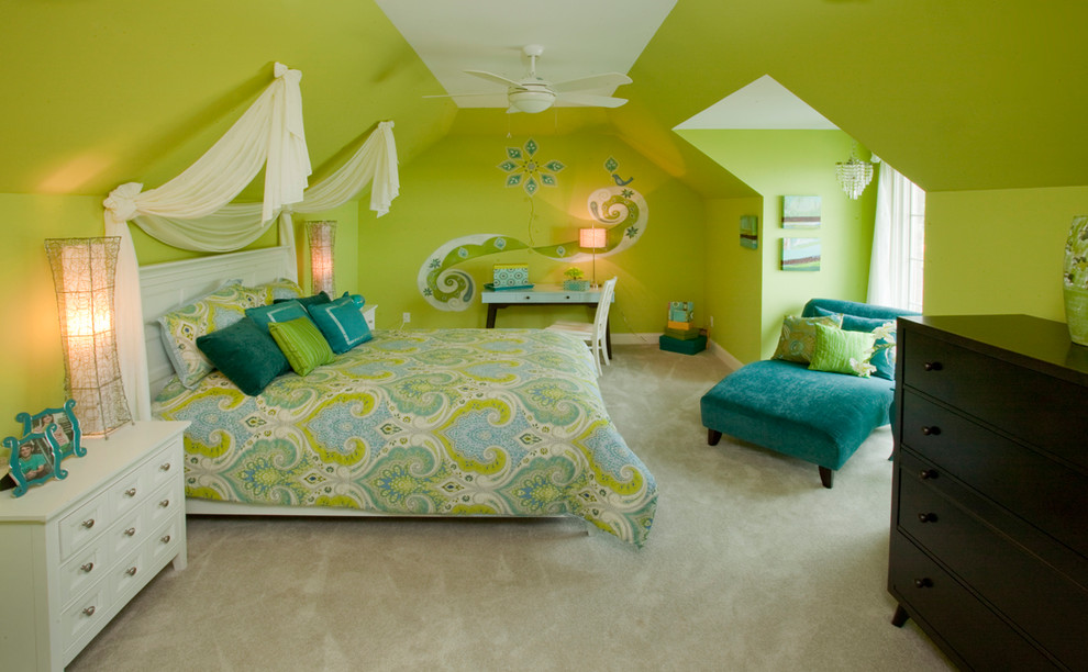 Photo of a contemporary bedroom in Cincinnati.