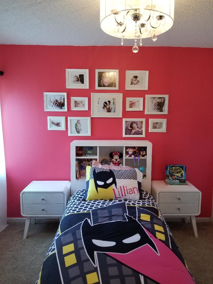 Modelo de dormitorio clásico renovado con paredes rosas