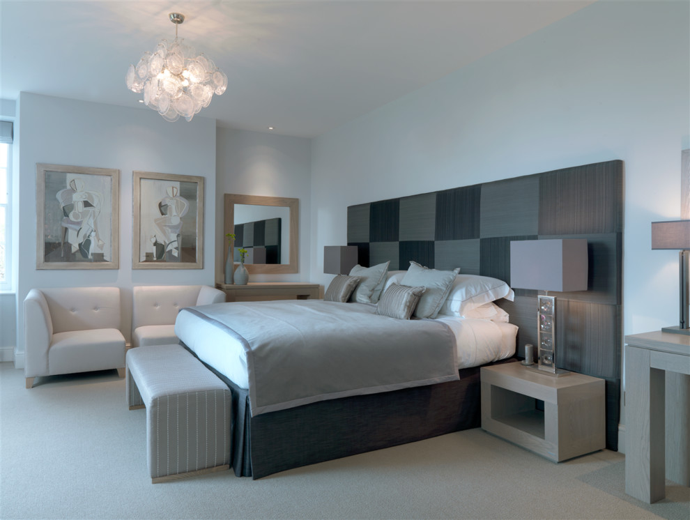 This is an example of a contemporary bedroom in Oxfordshire.