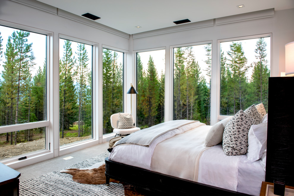 Источник вдохновения для домашнего уюта: спальня в современном стиле с белыми стенами и серым полом