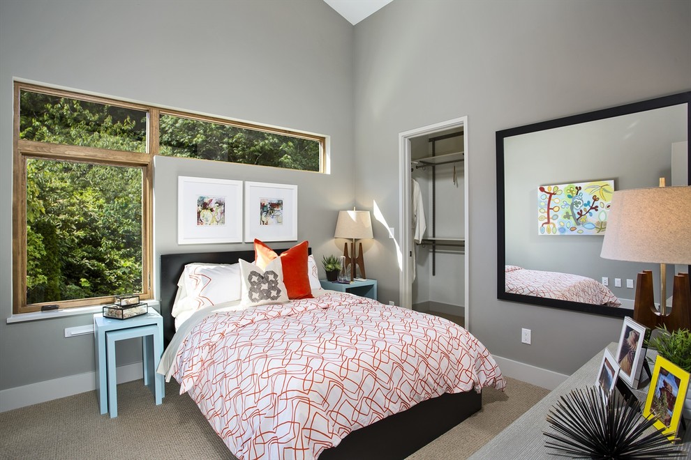 Trendy bedroom photo in Seattle with gray walls