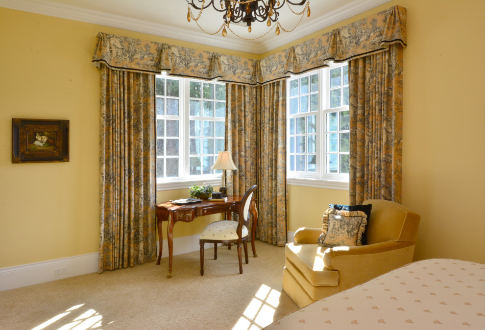Стильный дизайн: гостевая спальня среднего размера, (комната для гостей) в современном стиле с синими стенами, ковровым покрытием и синим полом без камина - последний тренд