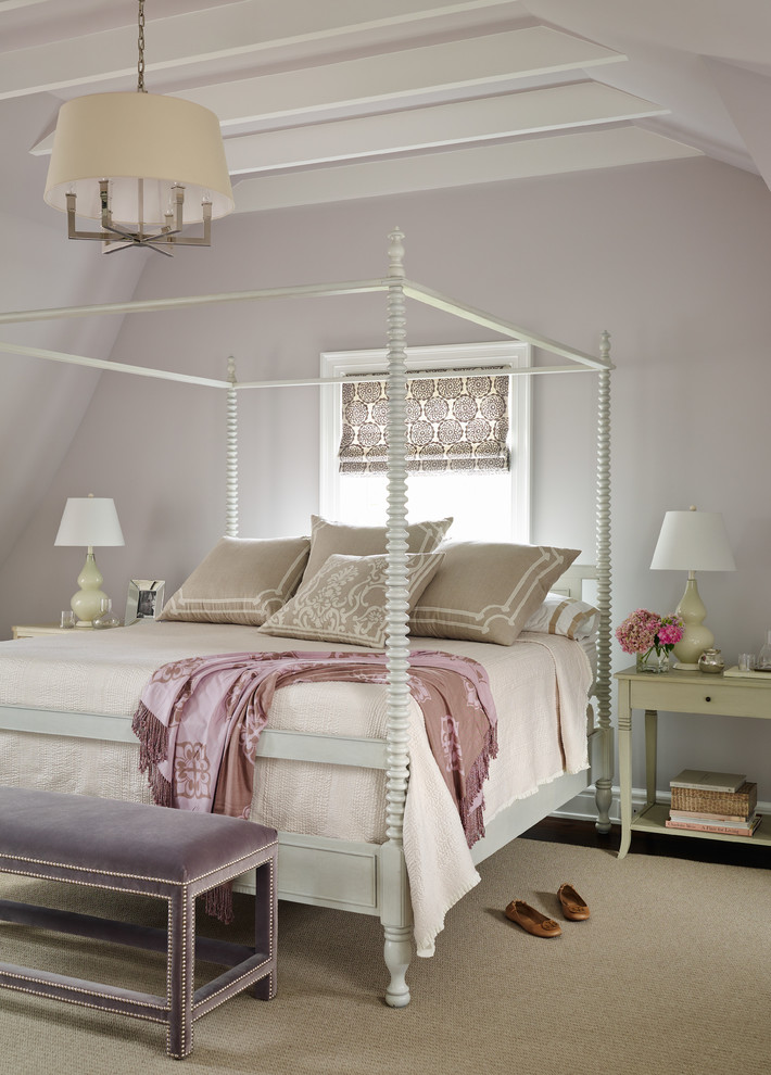 Immagine di una camera da letto stile marinaro con pareti grigie