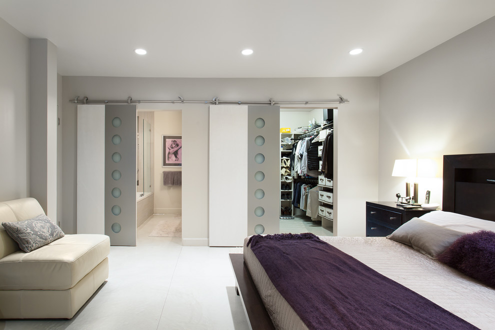 Design ideas for a midcentury bedroom in Salt Lake City.