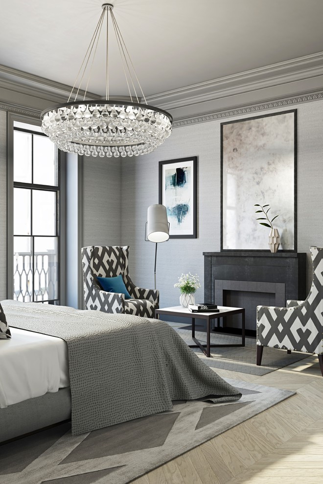 Стильный дизайн: хозяйская спальня в стиле неоклассика (современная классика) с серыми стенами, светлым паркетным полом, стандартным камином и фасадом камина из камня - последний тренд