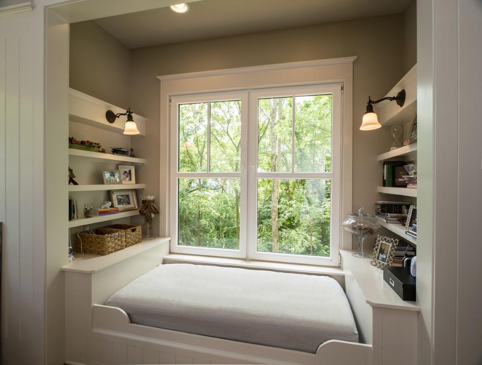Modelo de dormitorio clásico con paredes grises